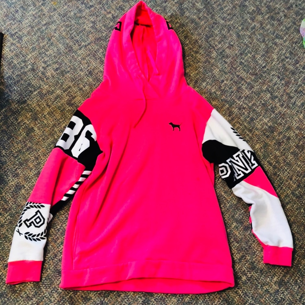 It is a Size medium but fits like a large.